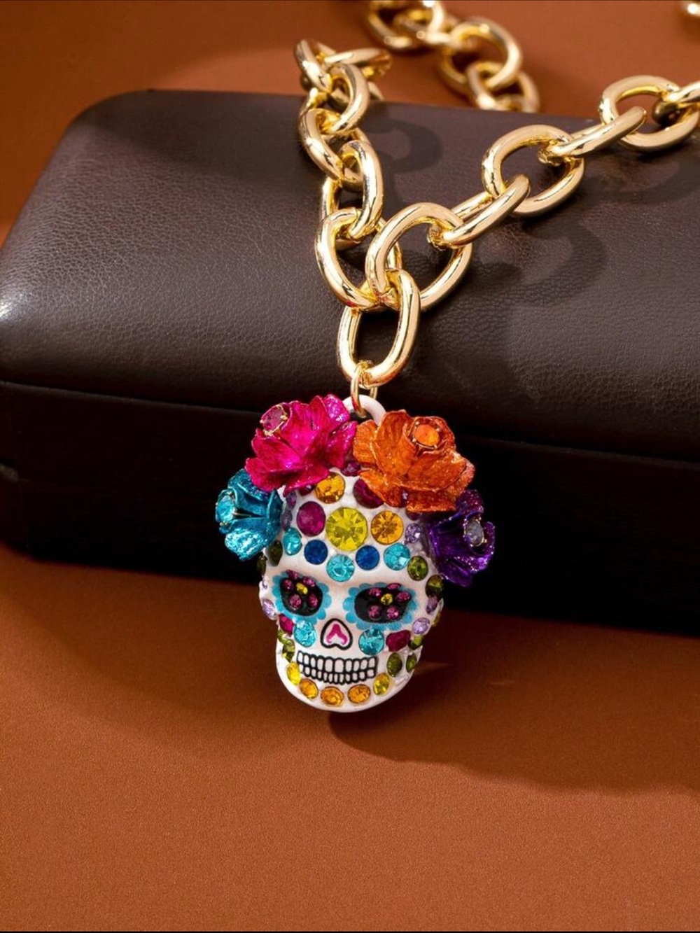 Gold Chain Necklace with Multicolor Skull Pendant nwt adjustable
